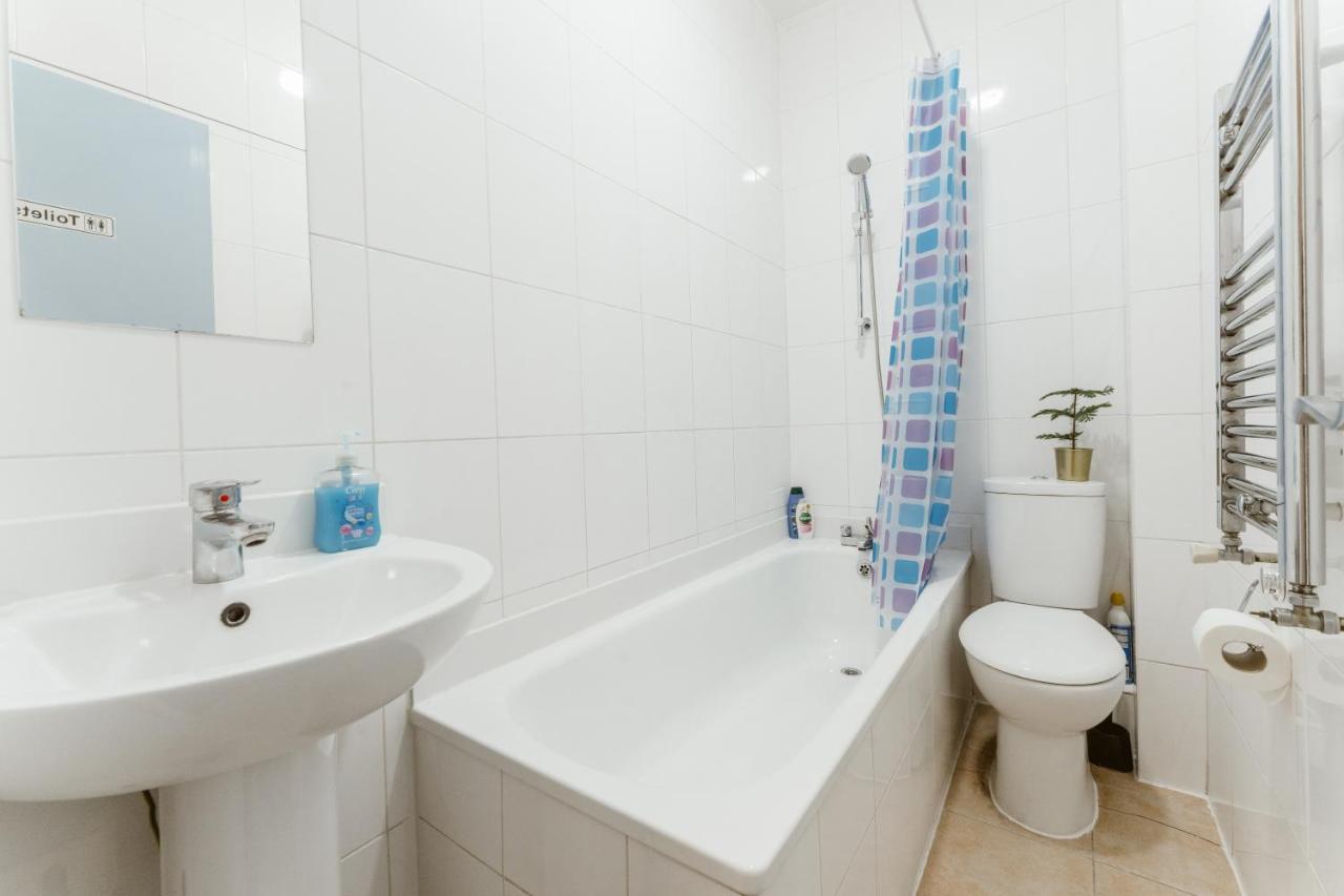 Upton Park Bedrooms 25 Min To Central London Ngoại thất bức ảnh