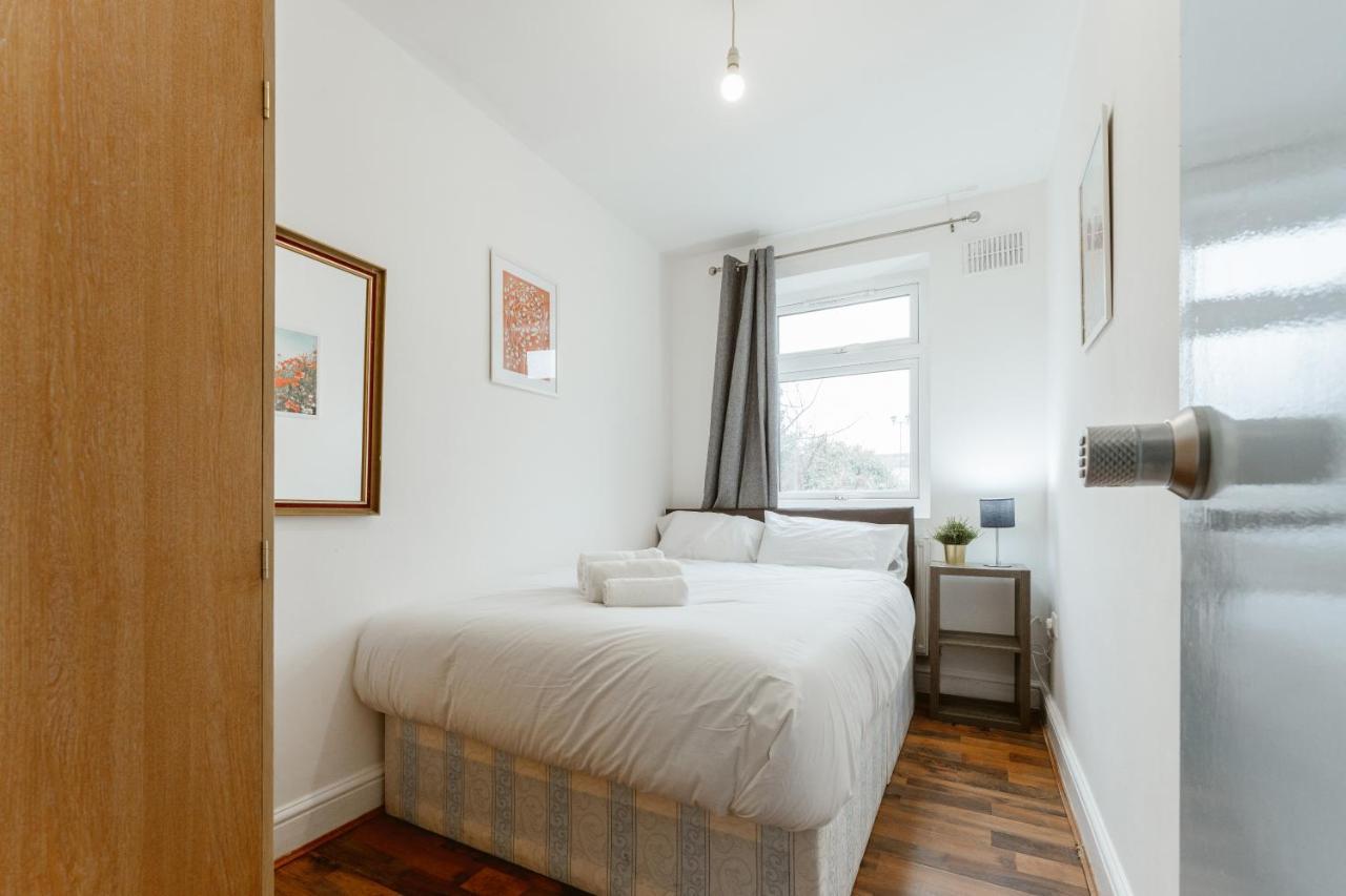 Upton Park Bedrooms 25 Min To Central London Ngoại thất bức ảnh