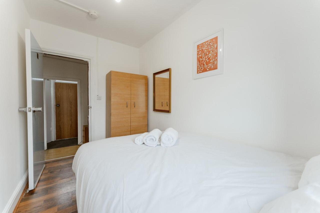 Upton Park Bedrooms 25 Min To Central London Ngoại thất bức ảnh