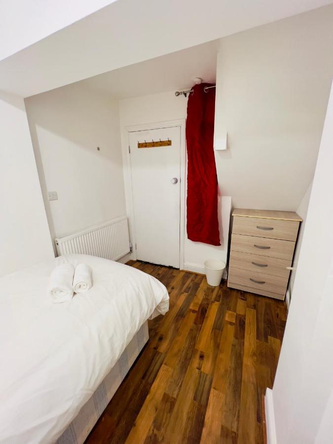 Upton Park Bedrooms 25 Min To Central London Ngoại thất bức ảnh